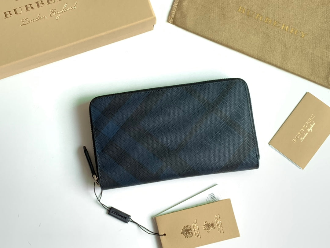 Гаманець Burberry London із зернистої натуральної шкіри — фото 1