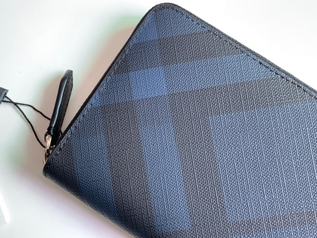Гаманець Burberry London із зернистої натуральної шкіри — фото 4