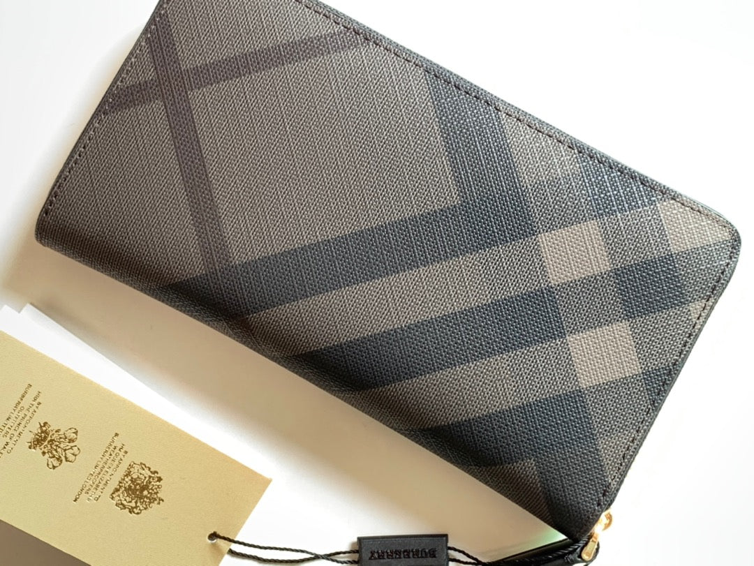 Гаманець Burberry London із зернистої натуральної шкіри — фото 4