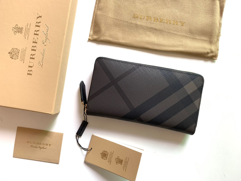 Гаманець Burberry London із зернистої натуральної шкіри — фото 1