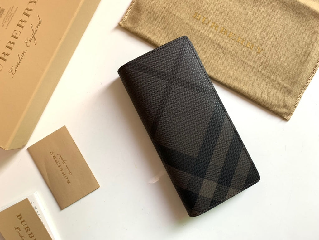 Гаманець Burberry London із зернистої натуральної шкіри — фото 1