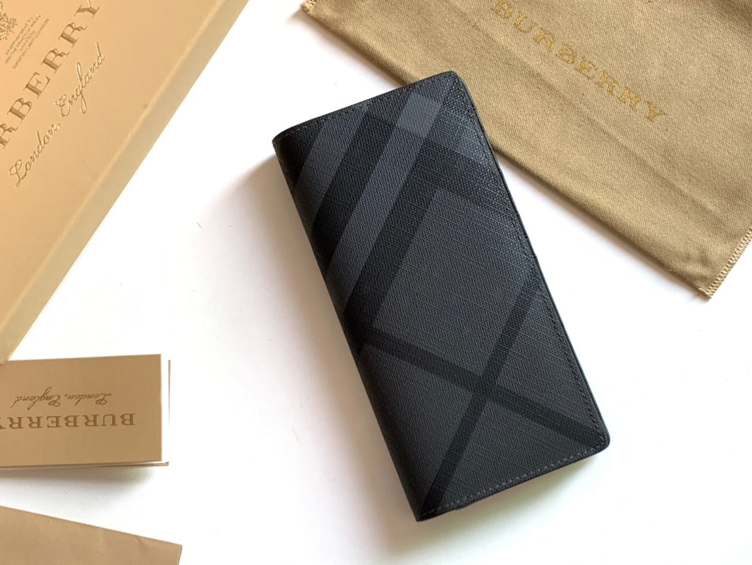 Гаманець Burberry London із зернистої натуральної шкіри — фото 1