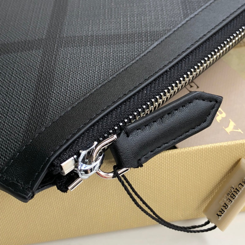 Клатч Burberry London із зернистої натуральної шкіри — фото 5