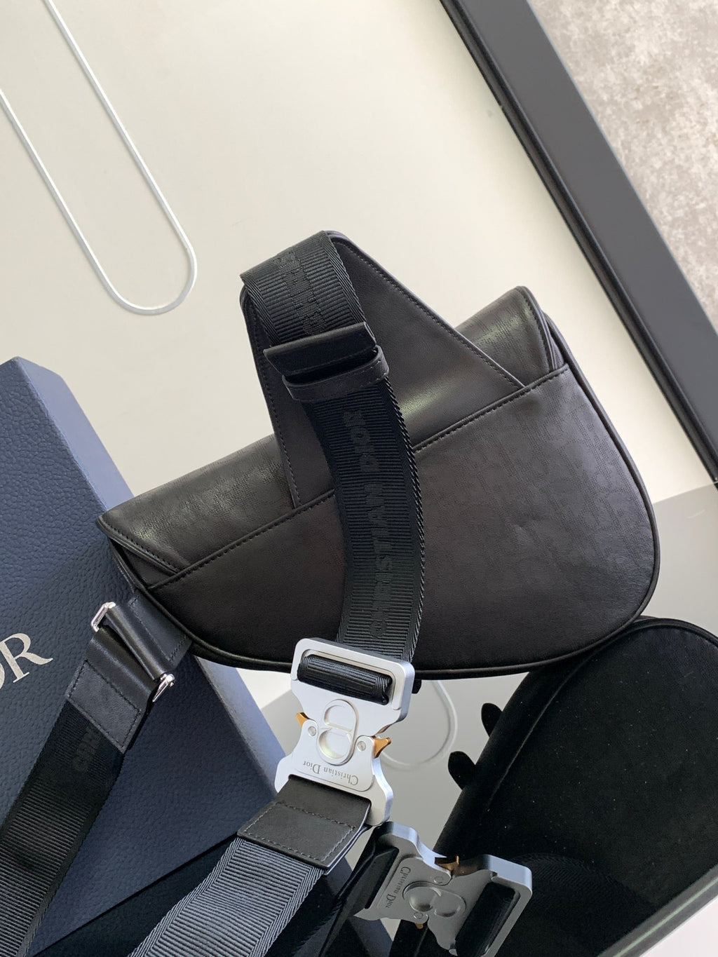 Сумка через плече Dior Saddle з натуральної шкіри — фото 3