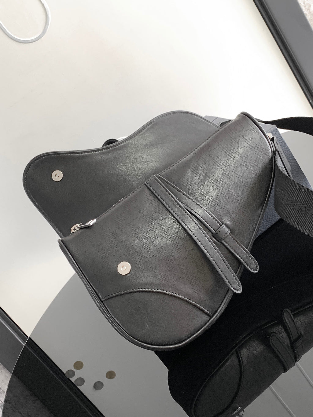 Сумка через плече Dior Saddle з натуральної шкіри — фото 7