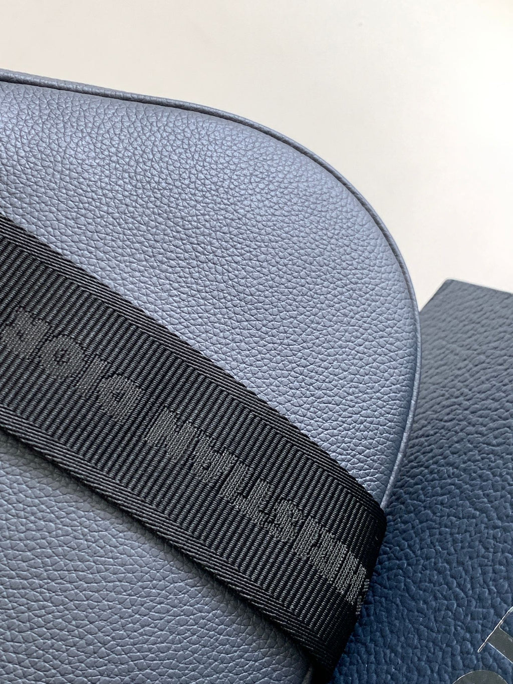 Сумка через плече Dior Saddle з натуральної шкіри — фото 6
