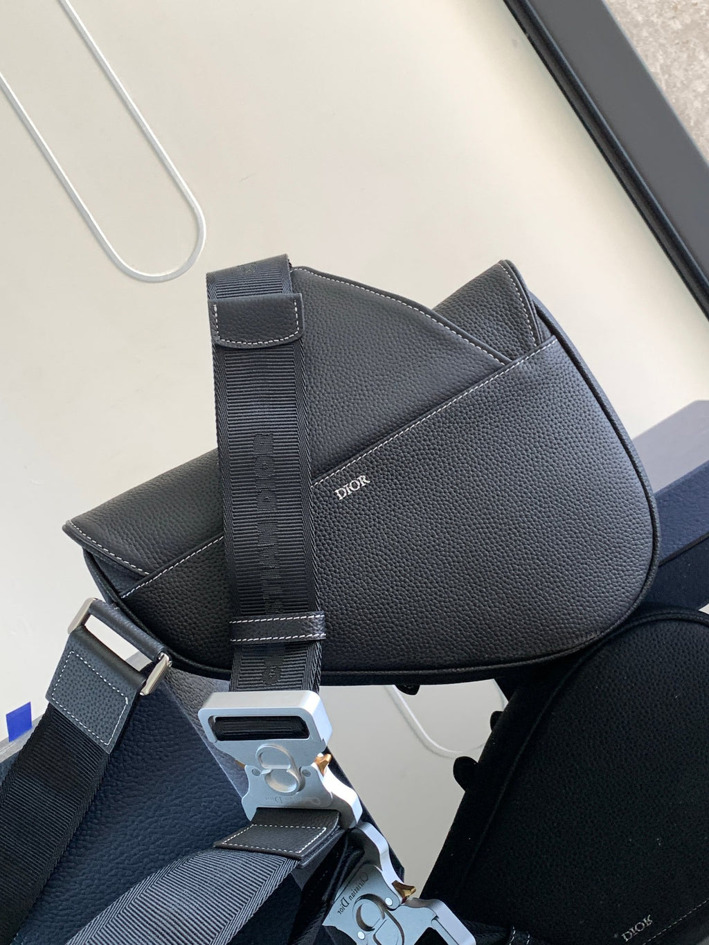 Сумка через плече Dior Saddle з натуральної шкіри — фото 3