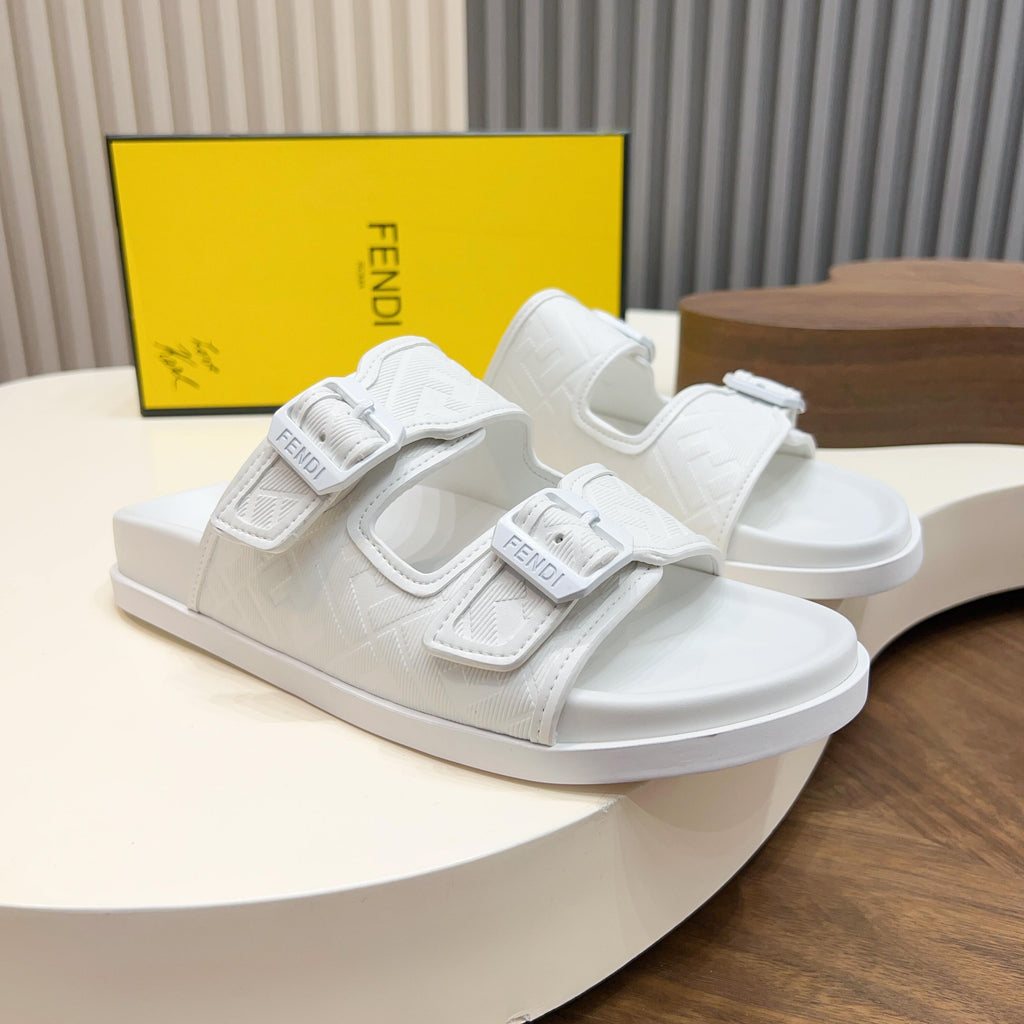 Шкіряні шльопанці Fendi з двома пряжками