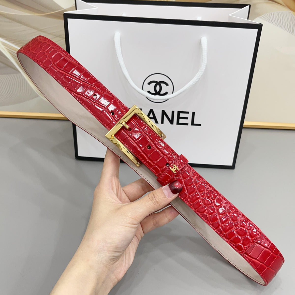 Ремінь Chanel з натуральної шкіри з тисненням під крокодила