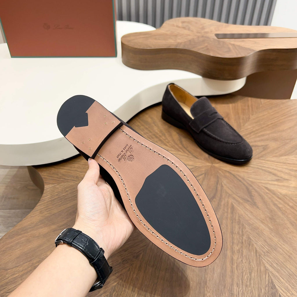 З нубуку з китицями лофери Loro Piana