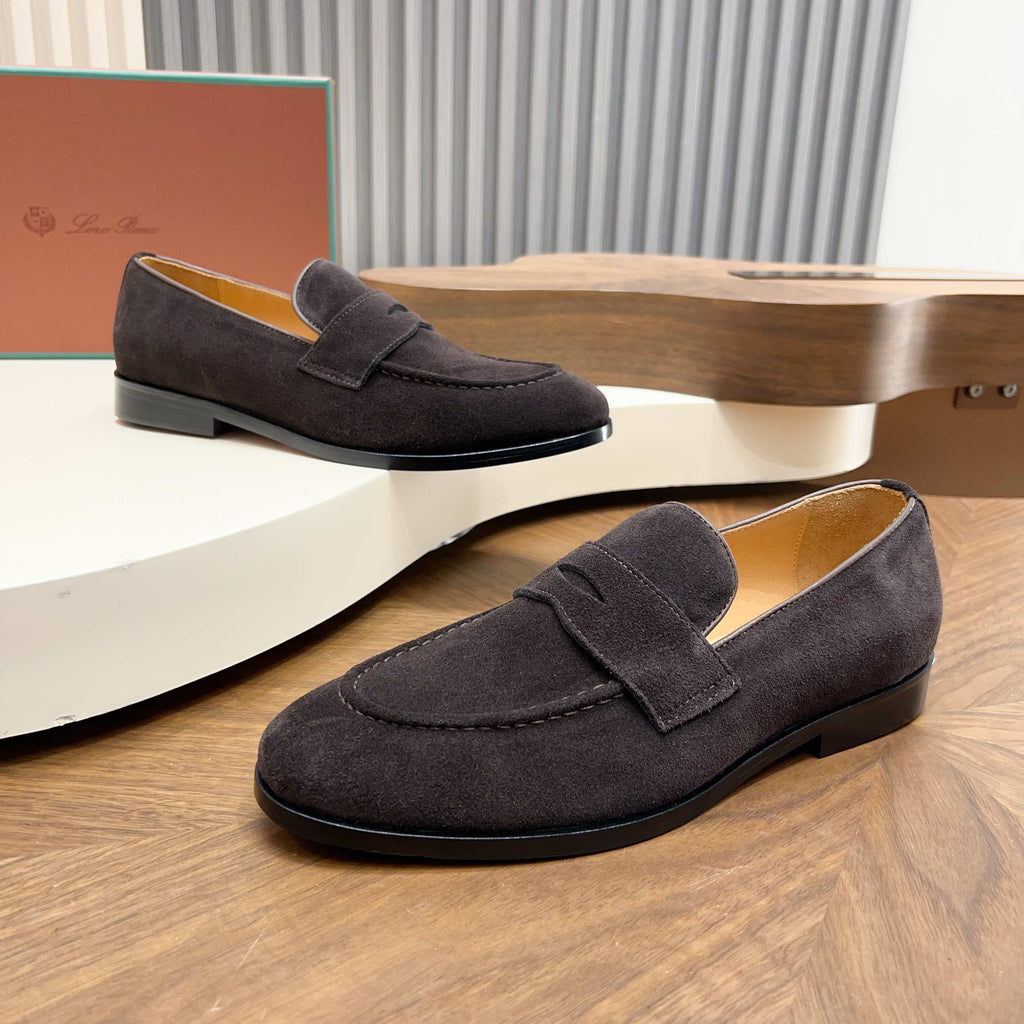З нубуку з китицями лофери Loro Piana