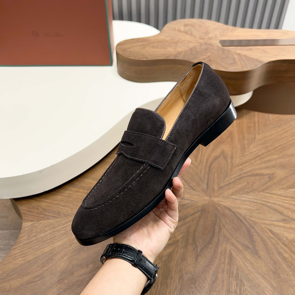 З нубуку з китицями лофери Loro Piana