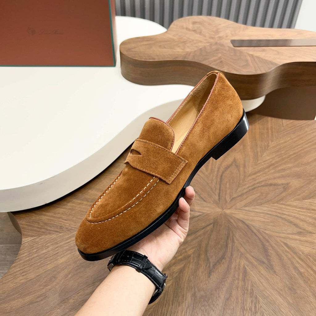 З нубуку з китицями лофери Loro Piana
