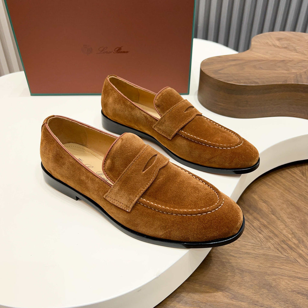 З нубуку з китицями лофери Loro Piana