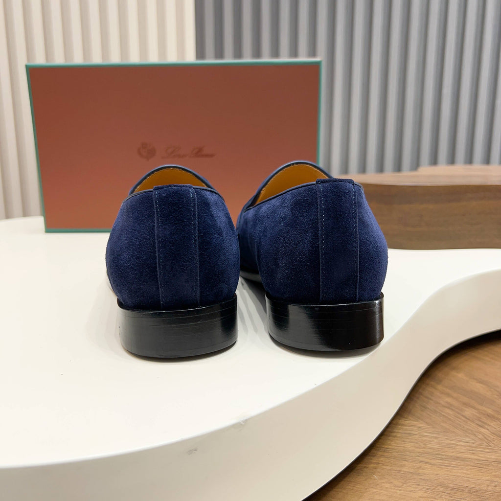 З нубуку з китицями лофери Loro Piana