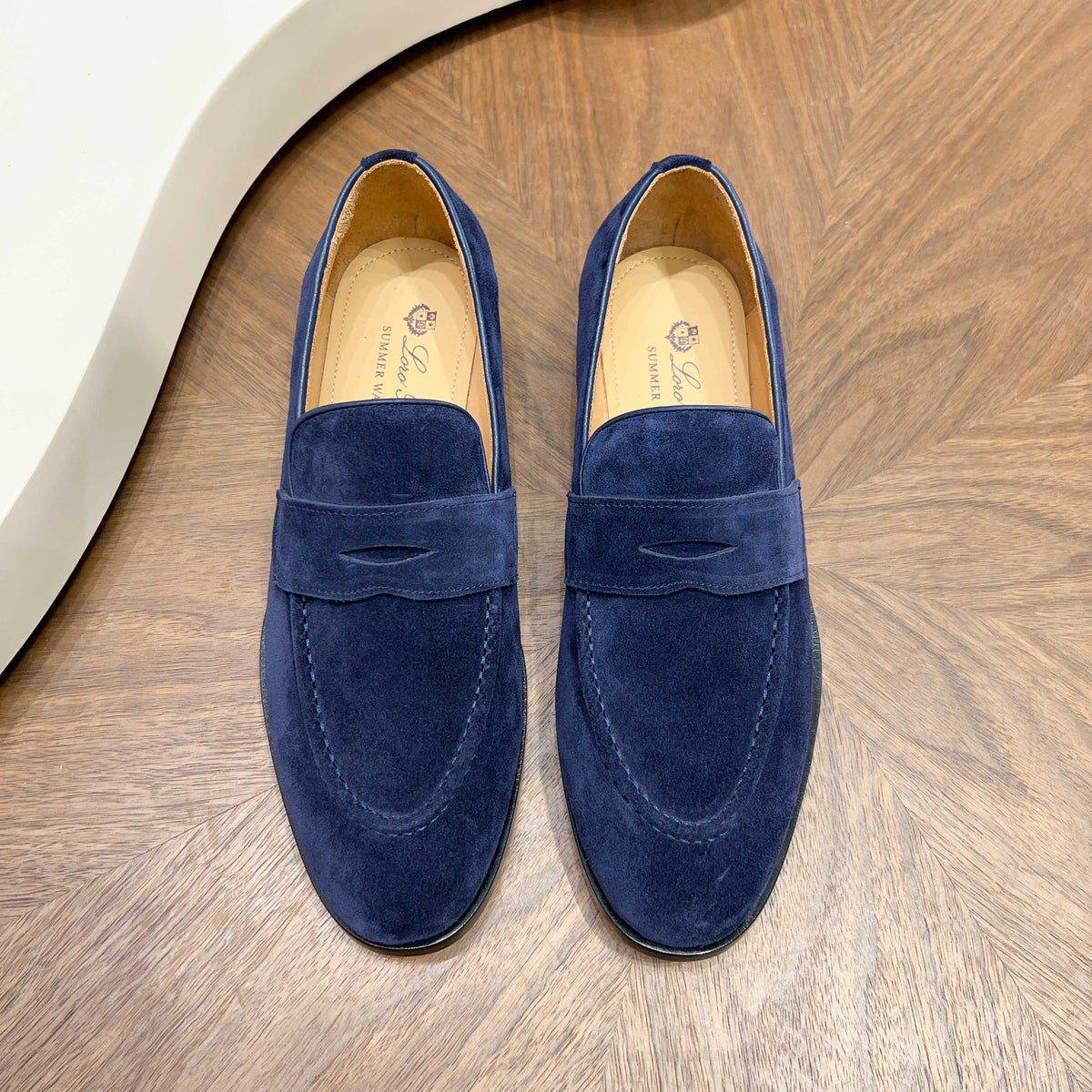 З нубуку з китицями лофери Loro Piana