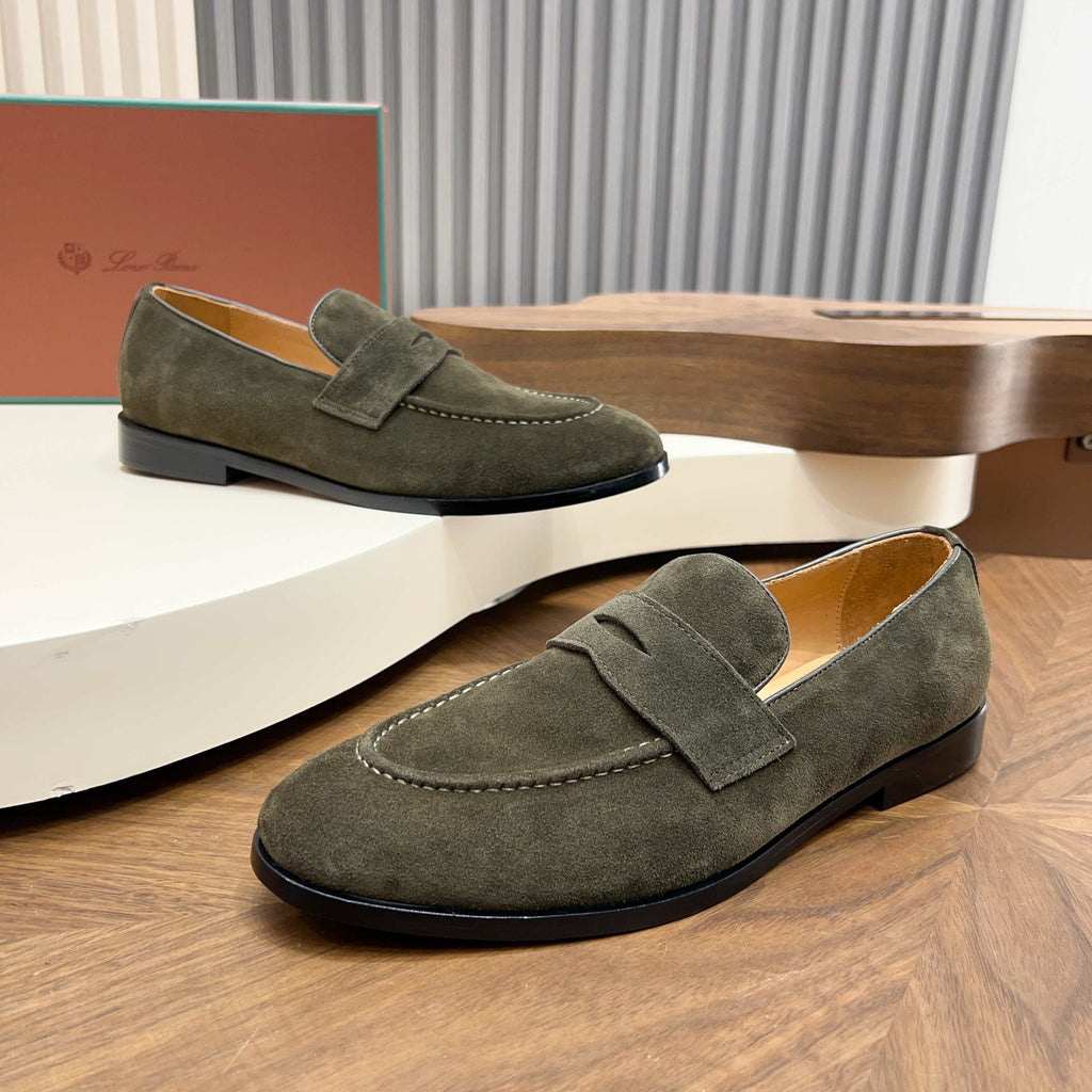 З нубуку з китицями лофери Loro Piana