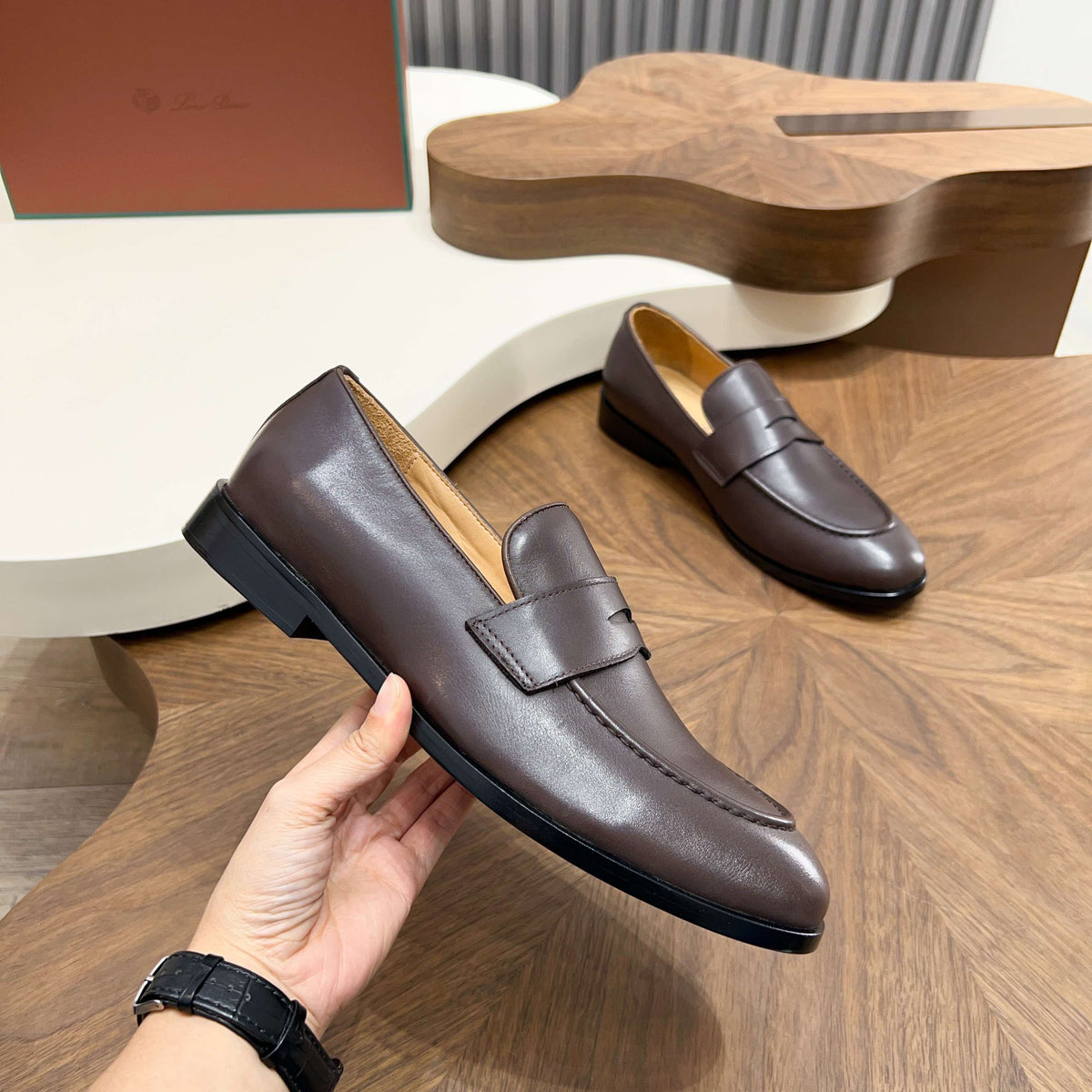 З нубуку з китицями лофери Loro Piana