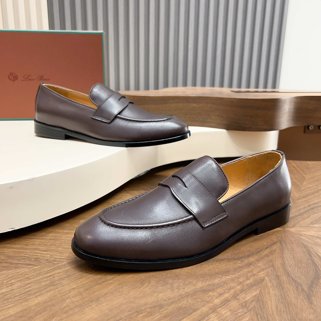 З нубуку з китицями лофери Loro Piana