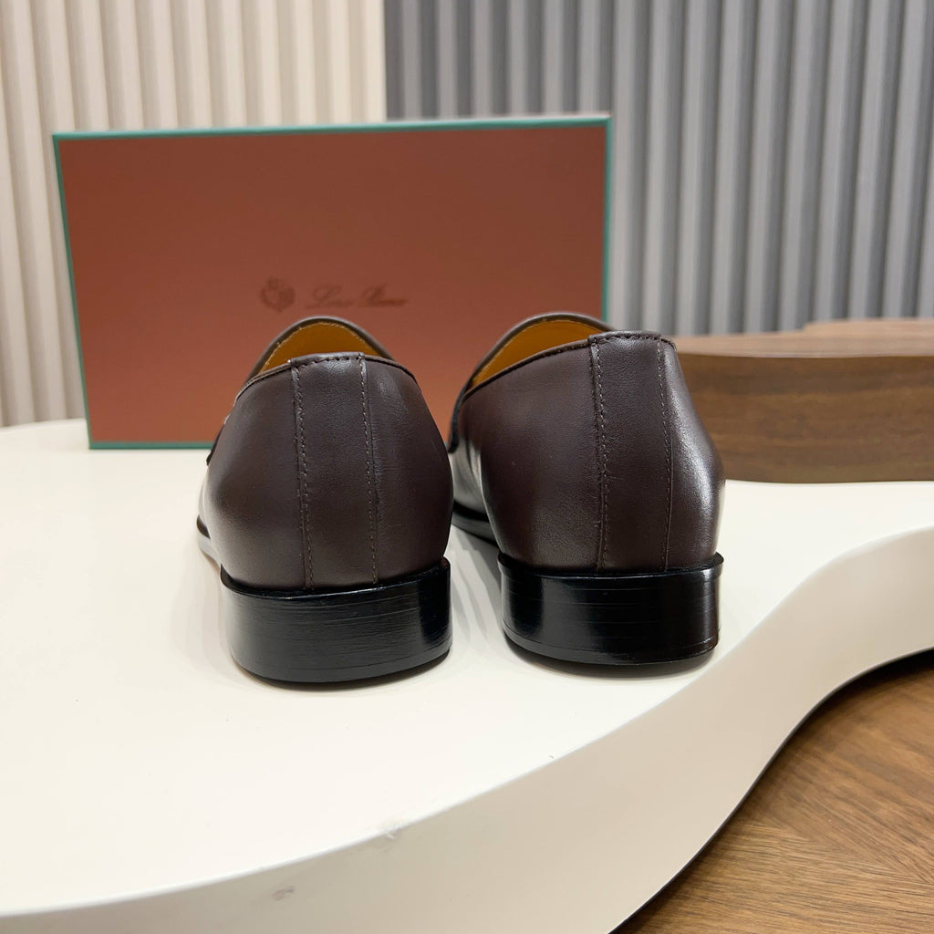 З нубуку з китицями лофери Loro Piana