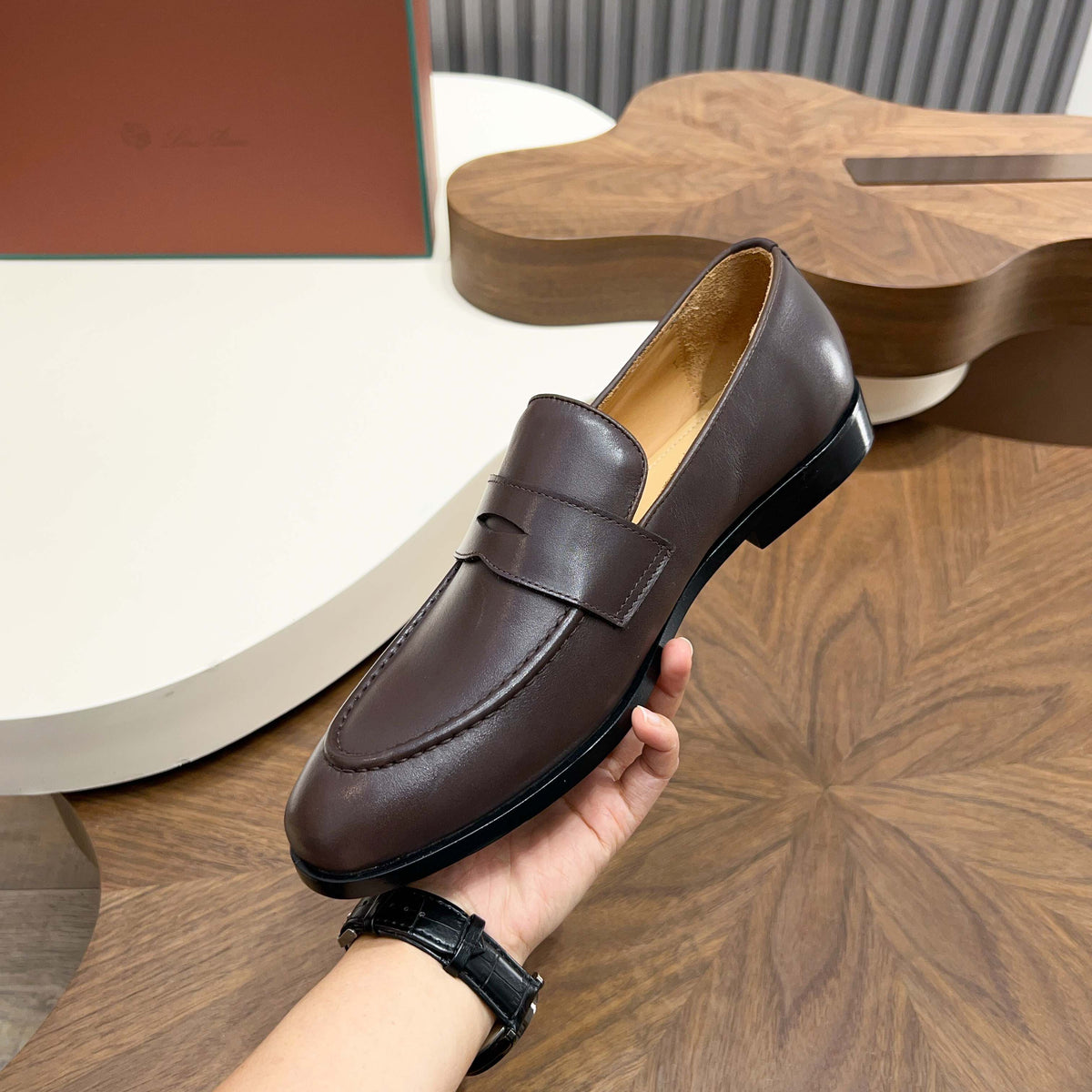 З нубуку з китицями лофери Loro Piana