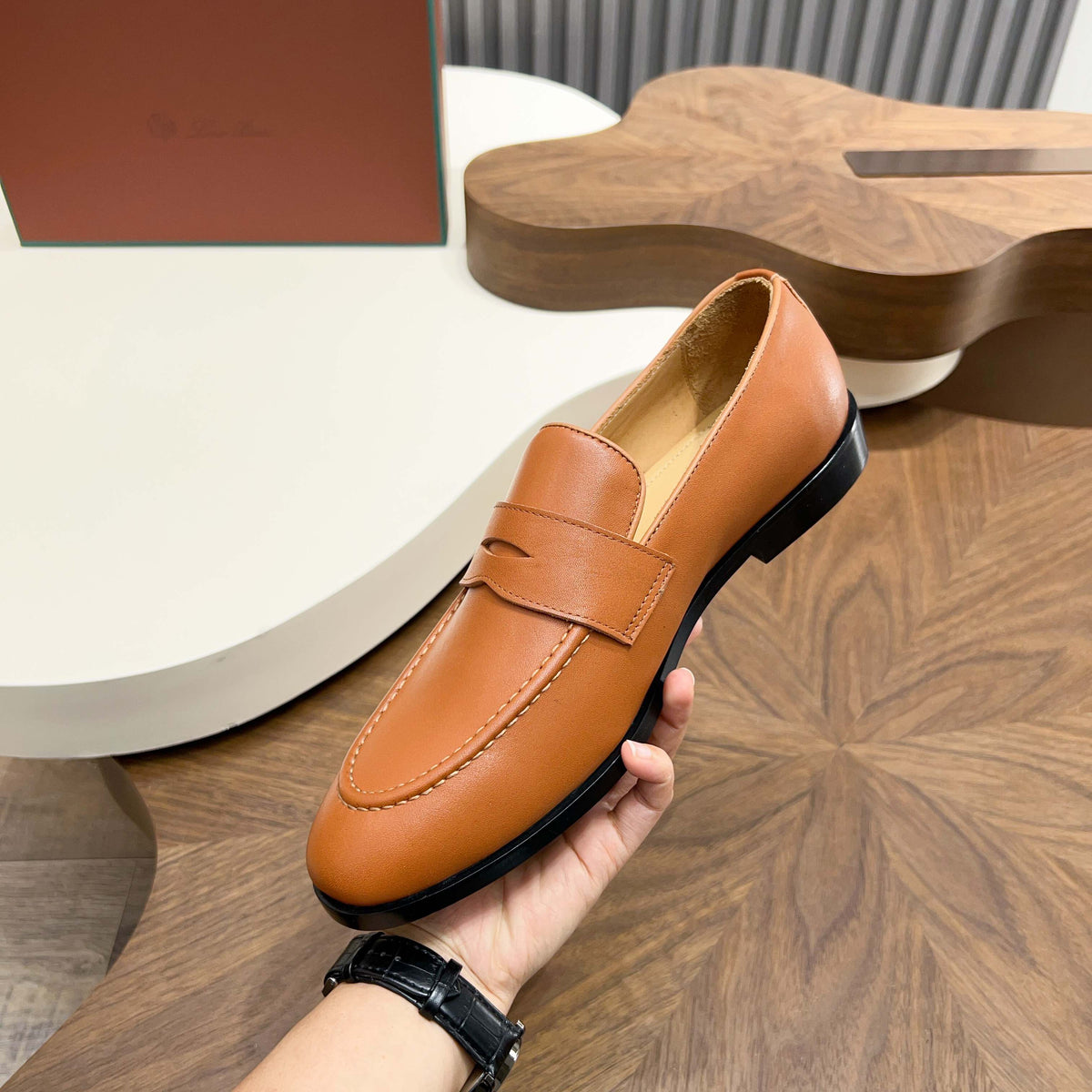 З нубуку з китицями лофери Loro Piana
