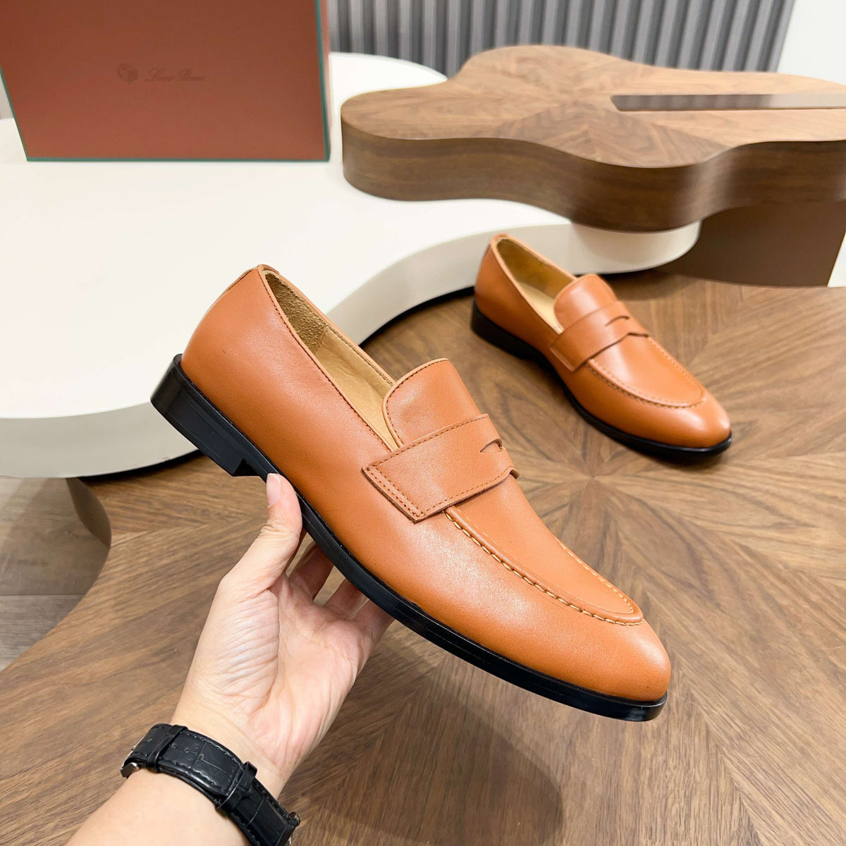 З нубуку з китицями лофери Loro Piana