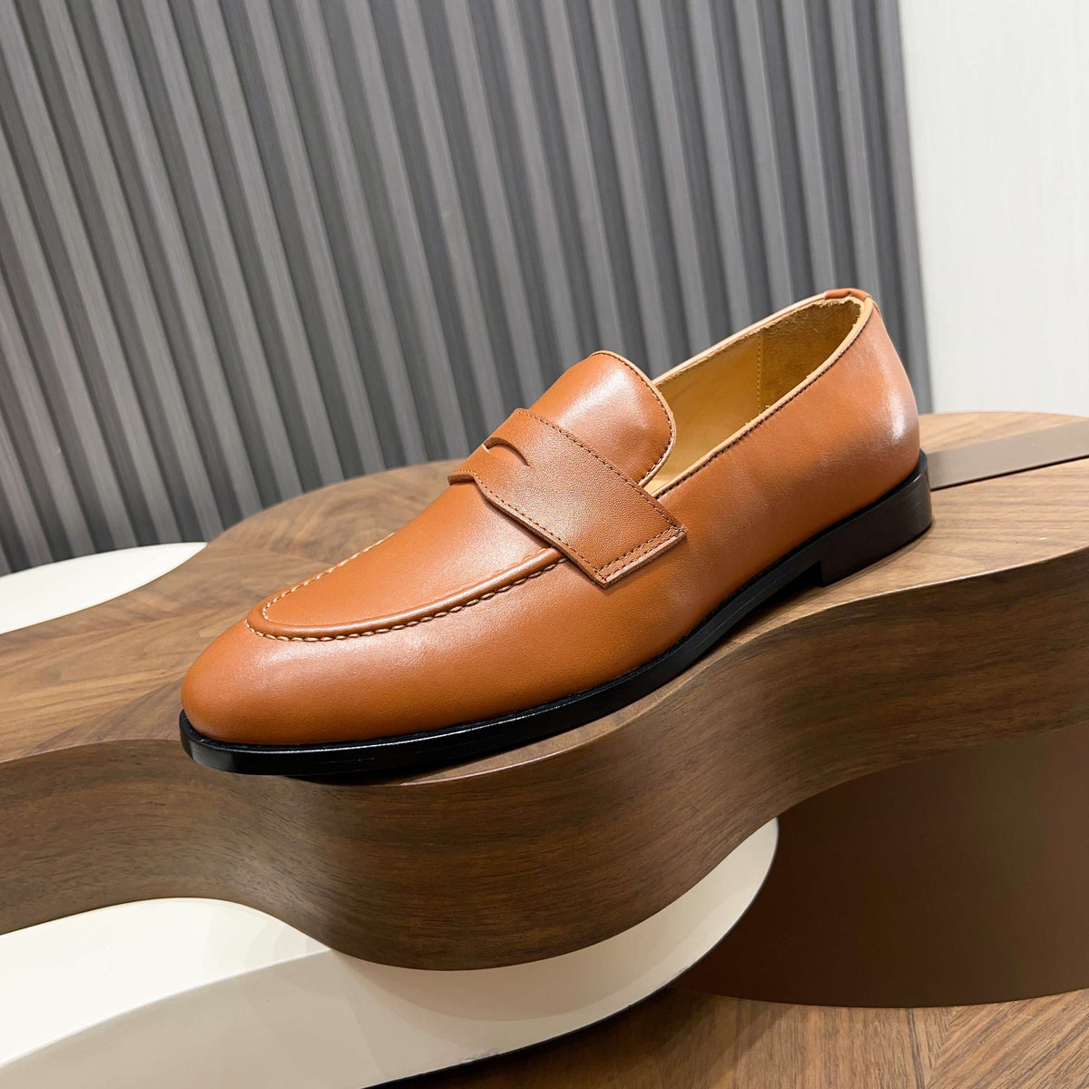 З нубуку з китицями лофери Loro Piana