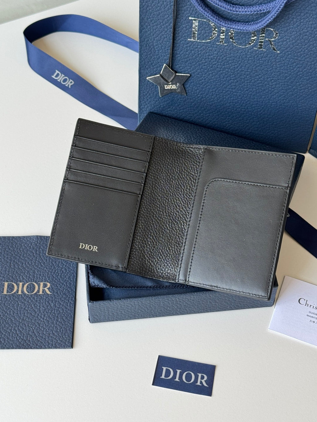 Обкладинка для паспорта Dior Saddle з натуральної шкіри — фото 7
