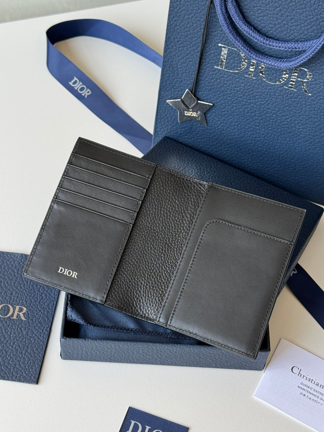 Обкладинка для паспорта Dior Saddle з натуральної шкіри — фото 7