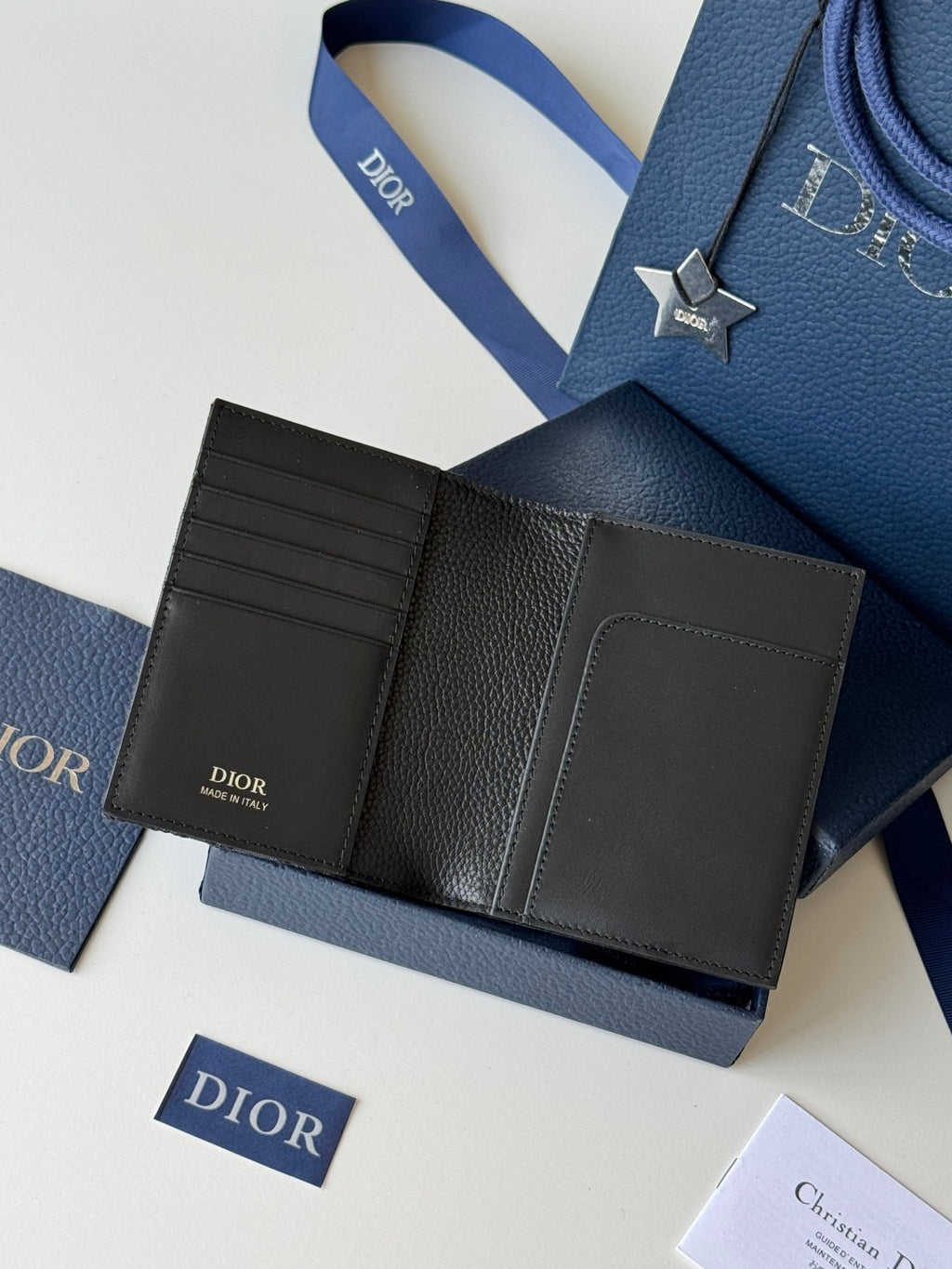 Обкладинка для паспорта Dior Saddle з натуральної шкіри — фото 7