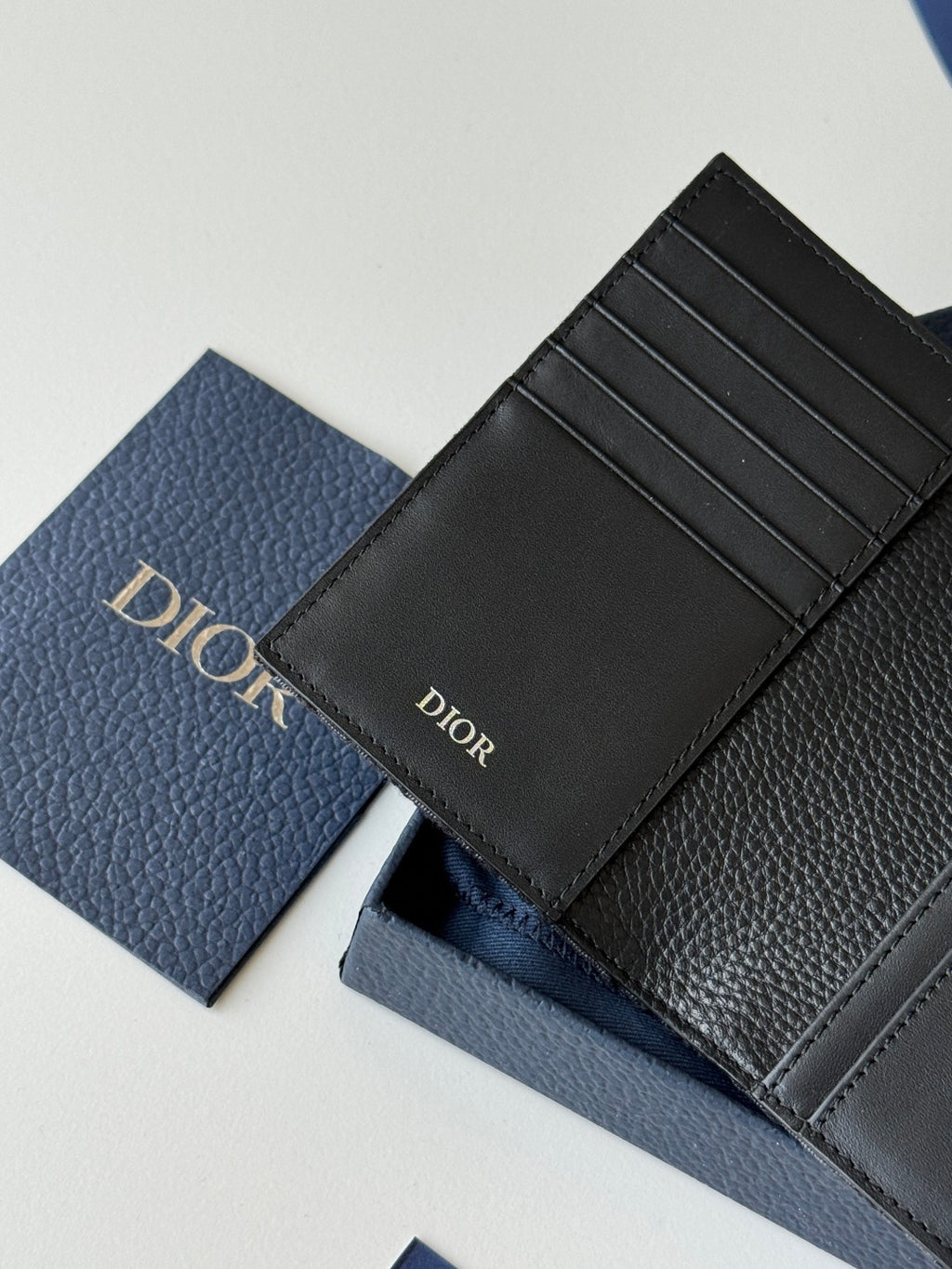 Обкладинка для паспорта Dior Saddle з натуральної шкіри — фото 8