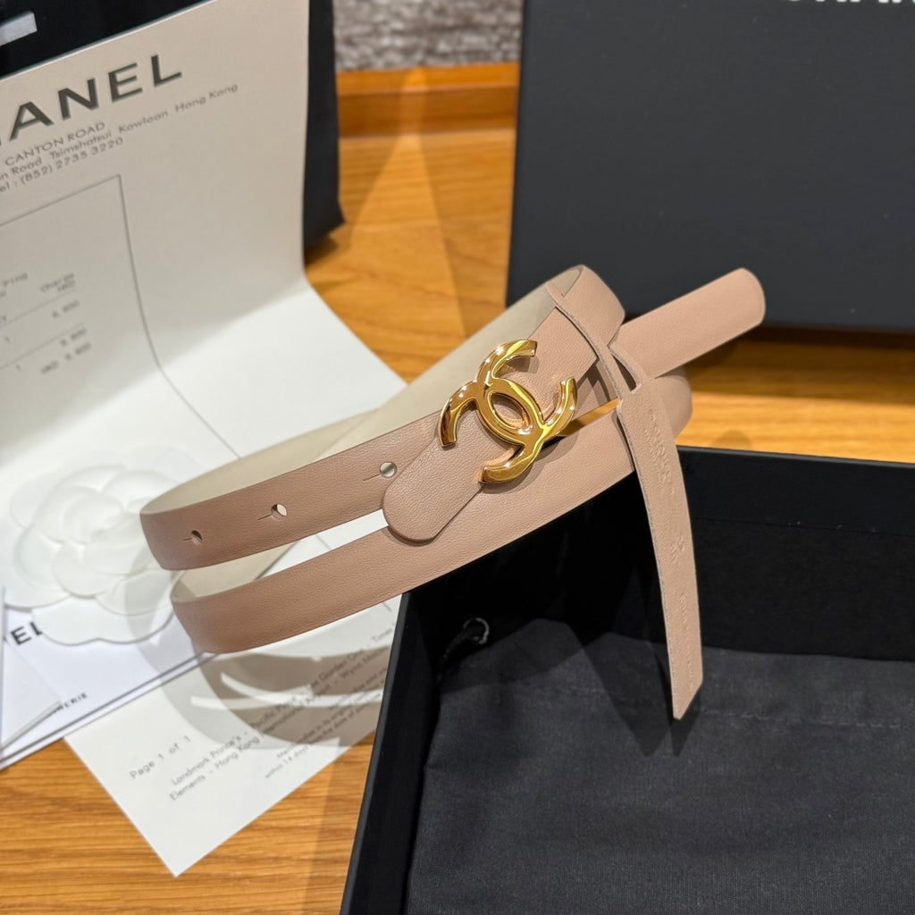 Ремінь Chanel з натуральної шкіри теляти — фото 1