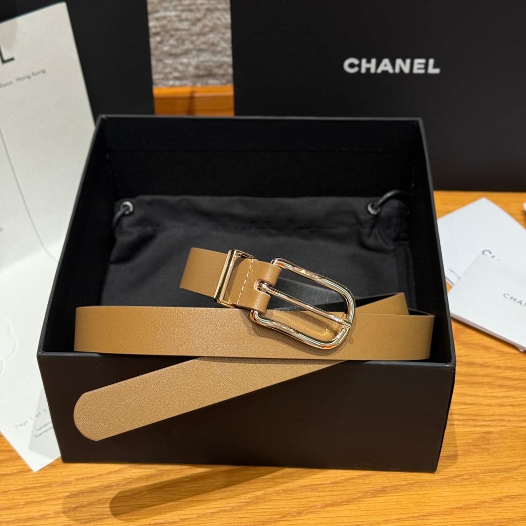 Ремінь Chanel з натуральної шкіри теляти з пряжкою-штифтом — фото 1