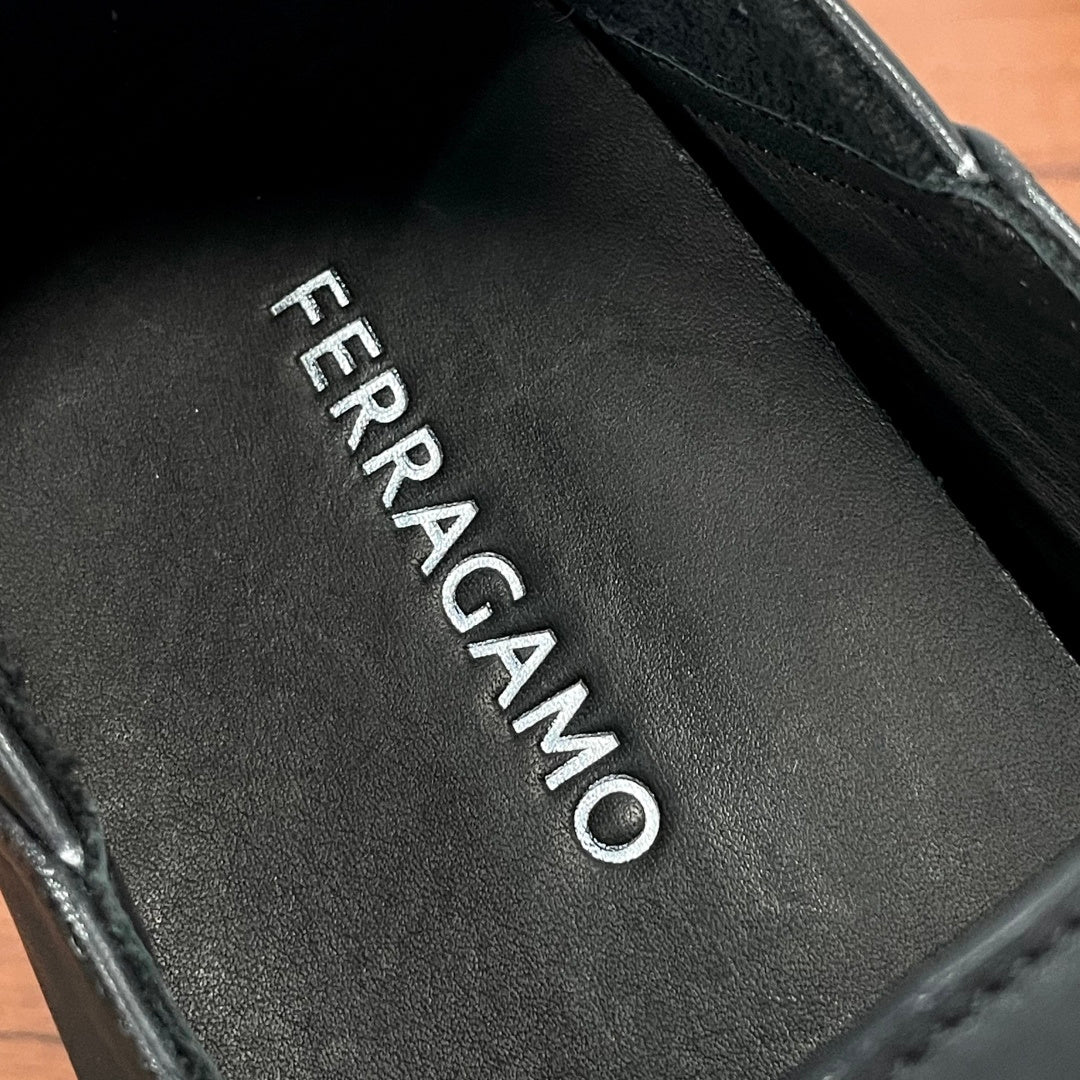 Чоловічі шкіряні лофери Ferragamo чорні