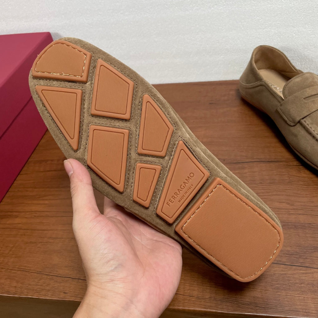 Чоловічі шкіряні лофери Ferragamo сірі