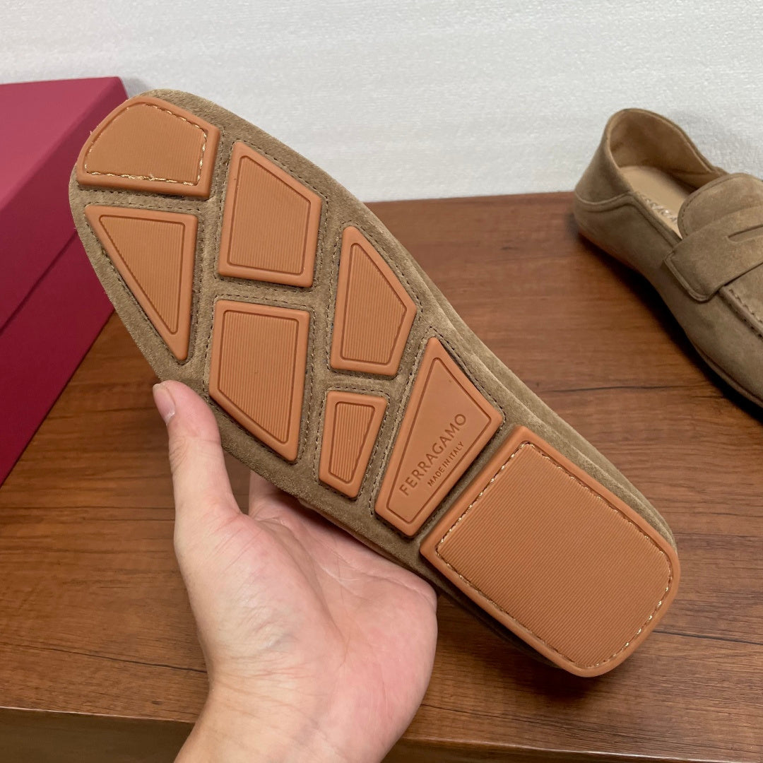 Чоловічі шкіряні лофери Ferragamo сірі