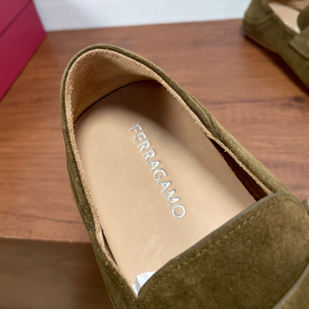 Чоловічі шкіряні лофери Ferragamo сірі