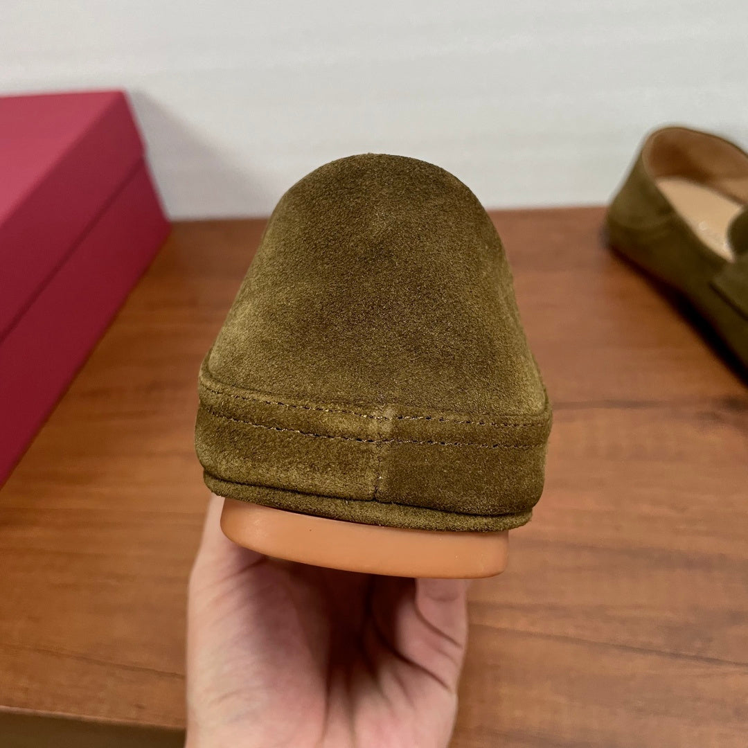Чоловічі шкіряні лофери Ferragamo сірі