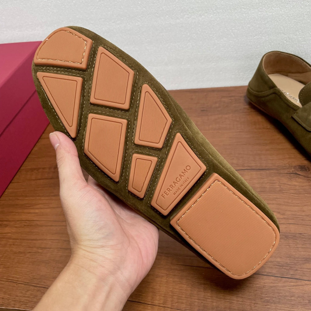 Чоловічі шкіряні лофери Ferragamo сірі