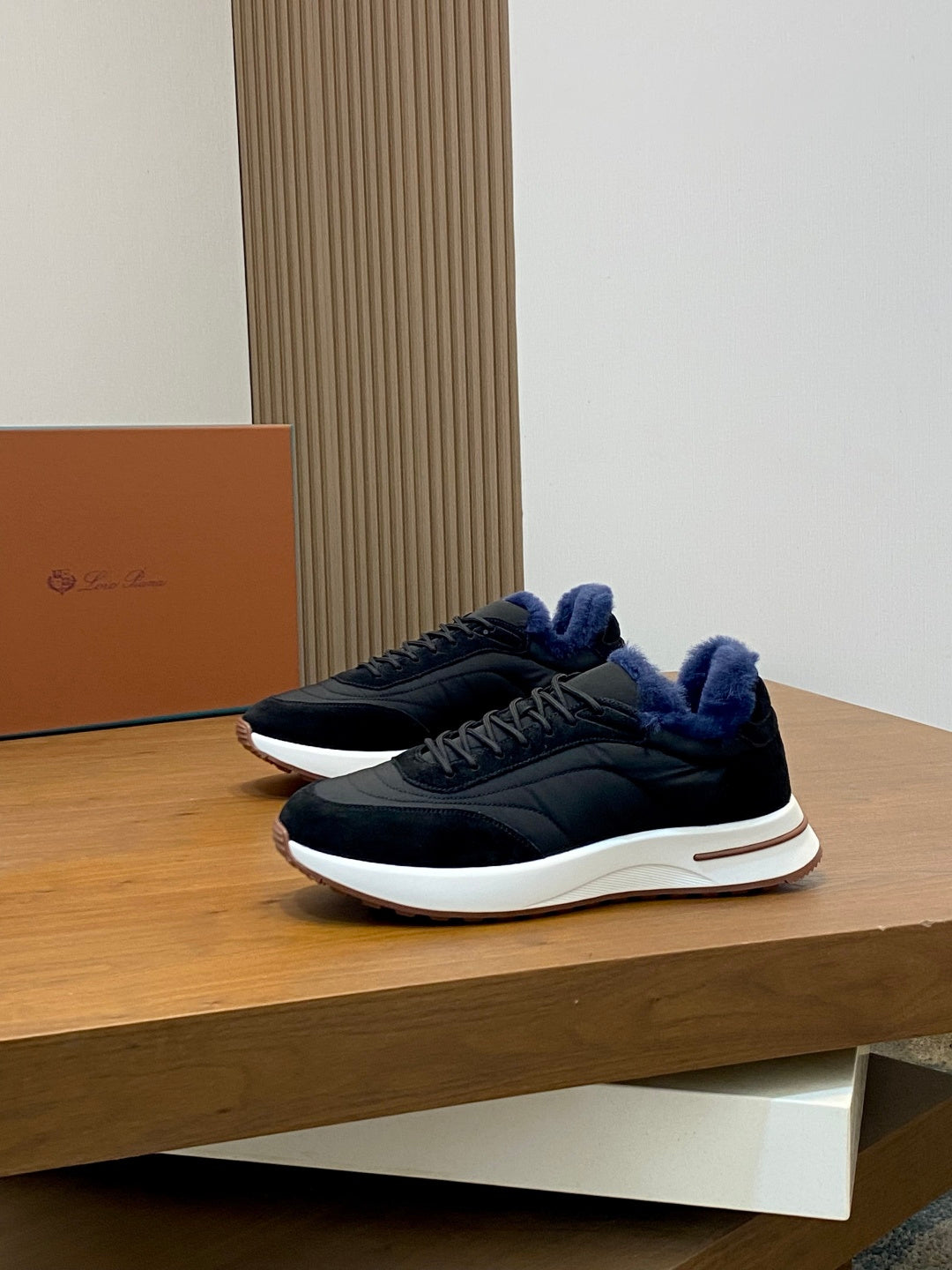 Текстильні утеплені кросівки Loro Piana Week End Walk Evo
