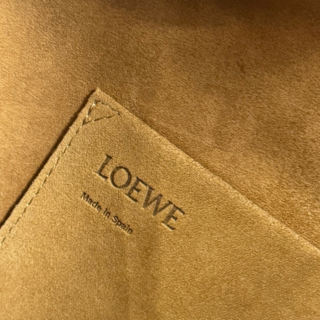 Жіноча сумка Loewe Puzzle Anagram 052446