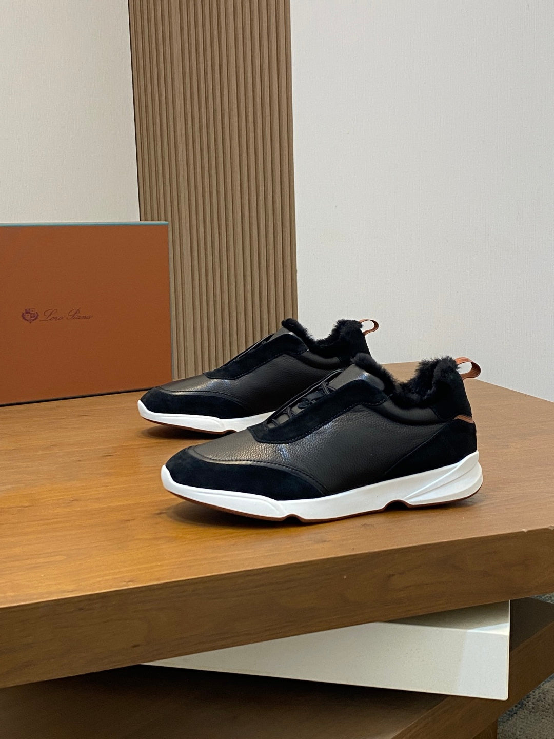 Текстильні утеплені кросівки Loro Piana Week End Walk Evo
