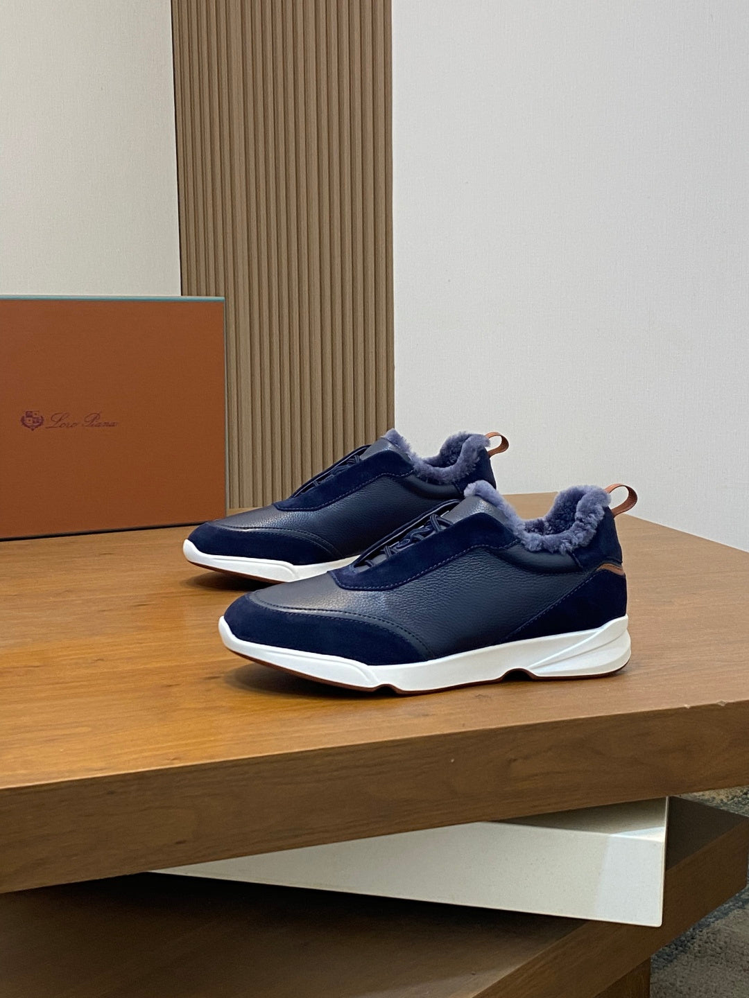 Текстильні утеплені кросівки Loro Piana Week End Walk Evo