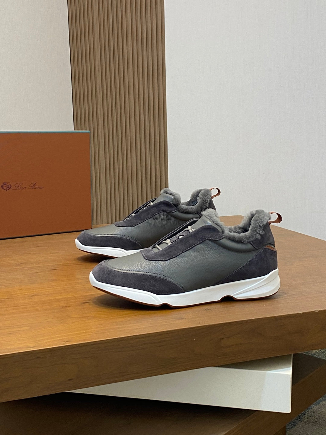 Текстильні утеплені кросівки Loro Piana Week End Walk Evo