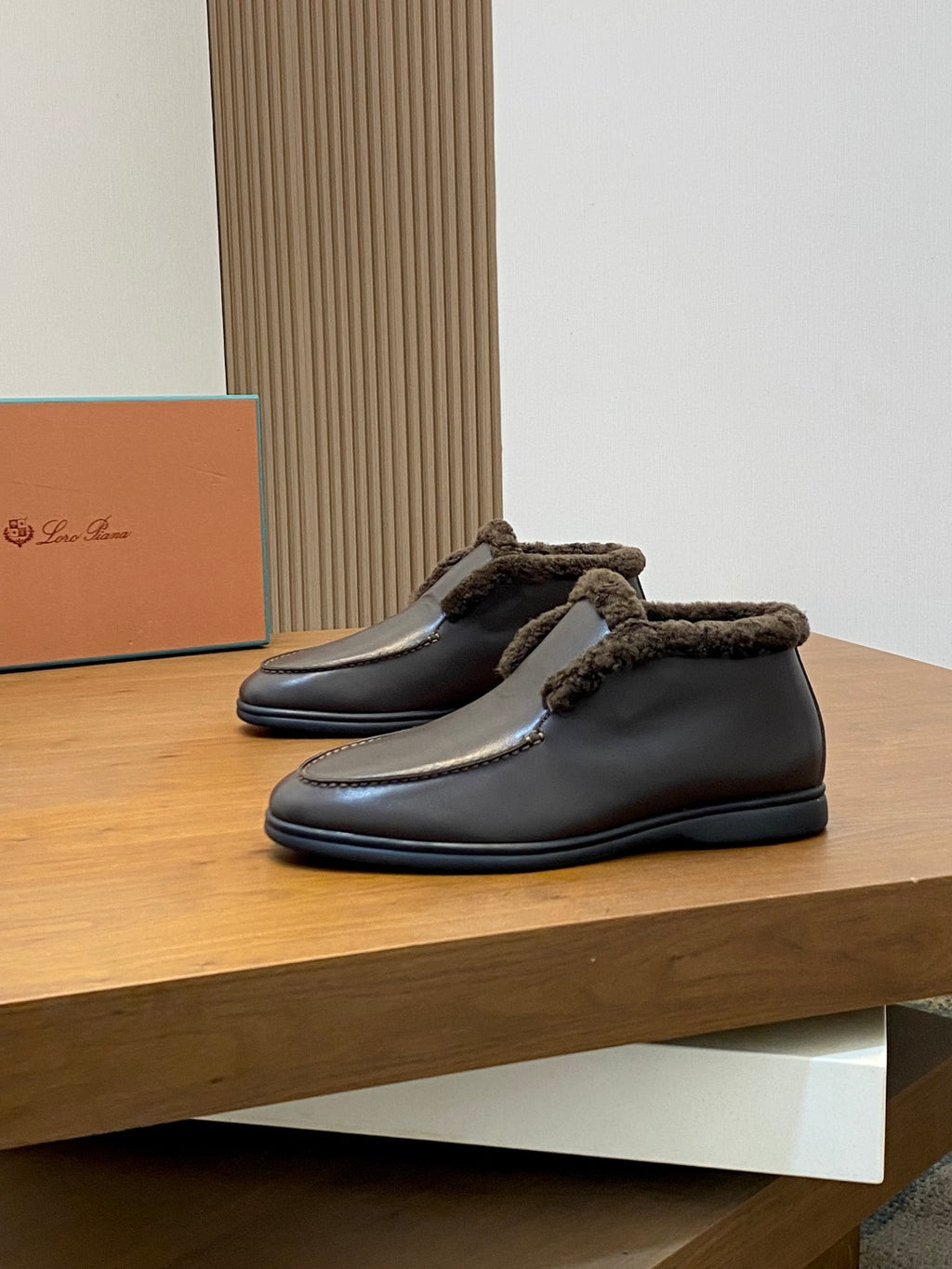 Шкіряні утеплені кросівки Loro Piana