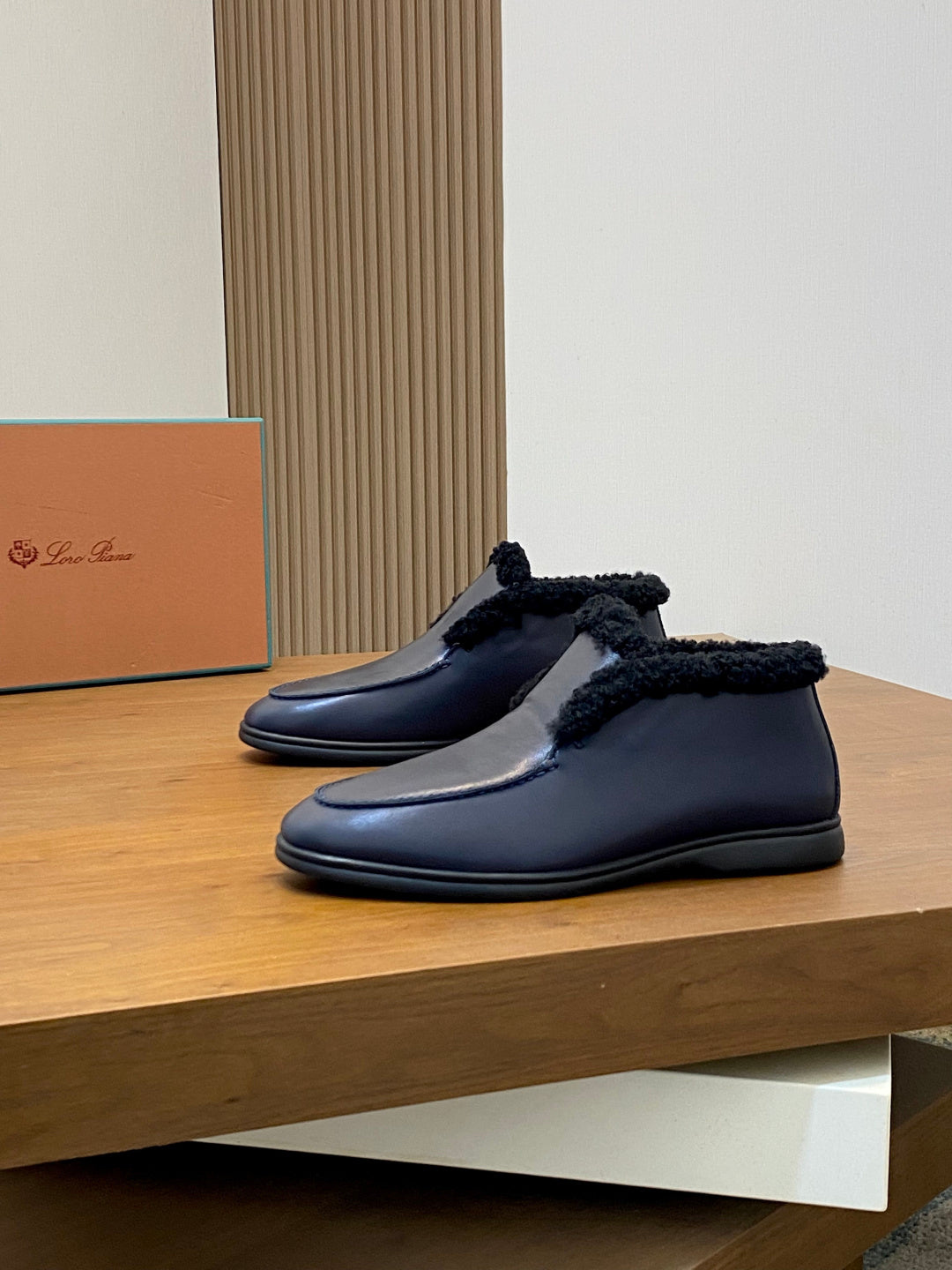 Шкіряні утеплені кросівки Loro Piana