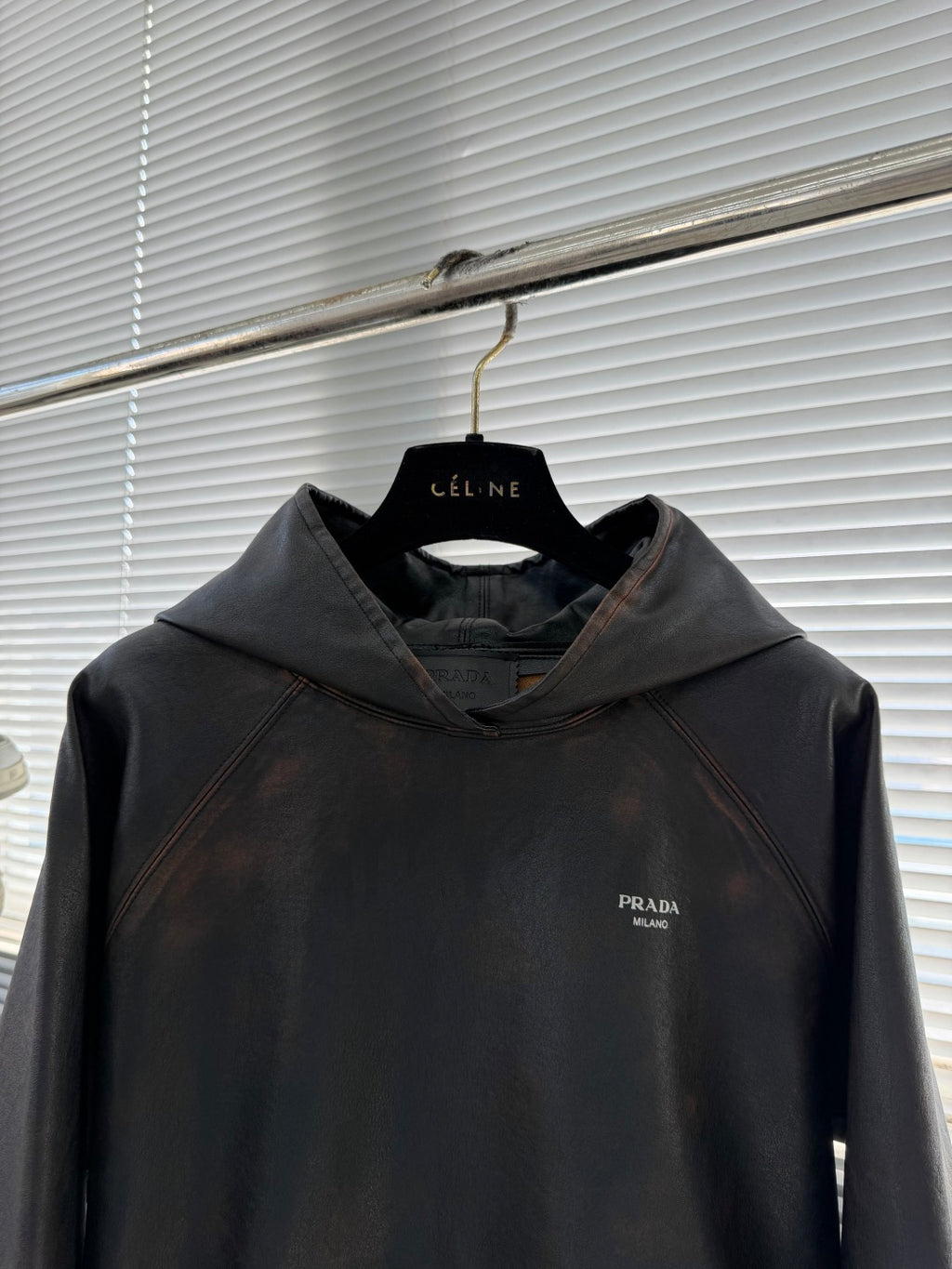 Шкіряна куртка Prada — фото 2