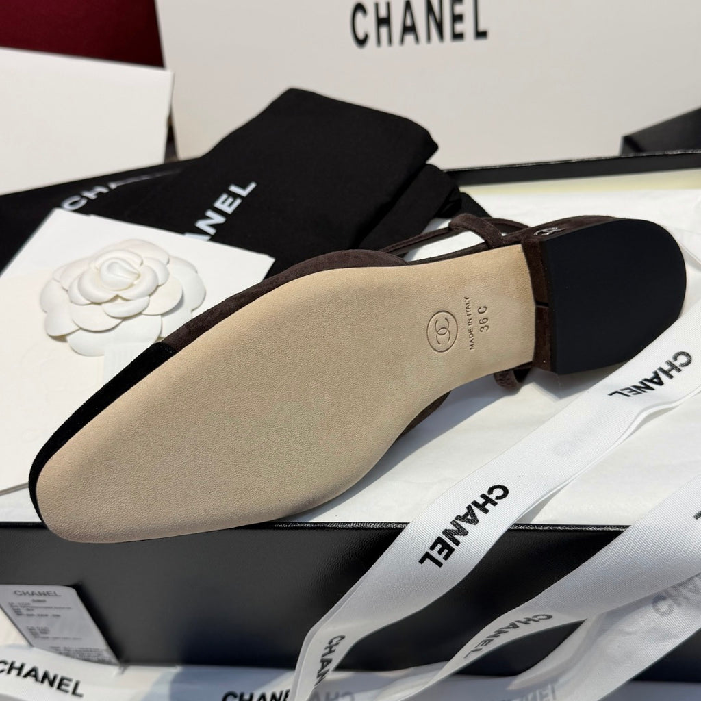 Жіночі елегантні замшеві туфлі Chanel Slingback