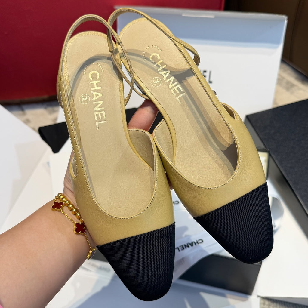 Жіночі елегантні замшеві туфлі Chanel Slingback